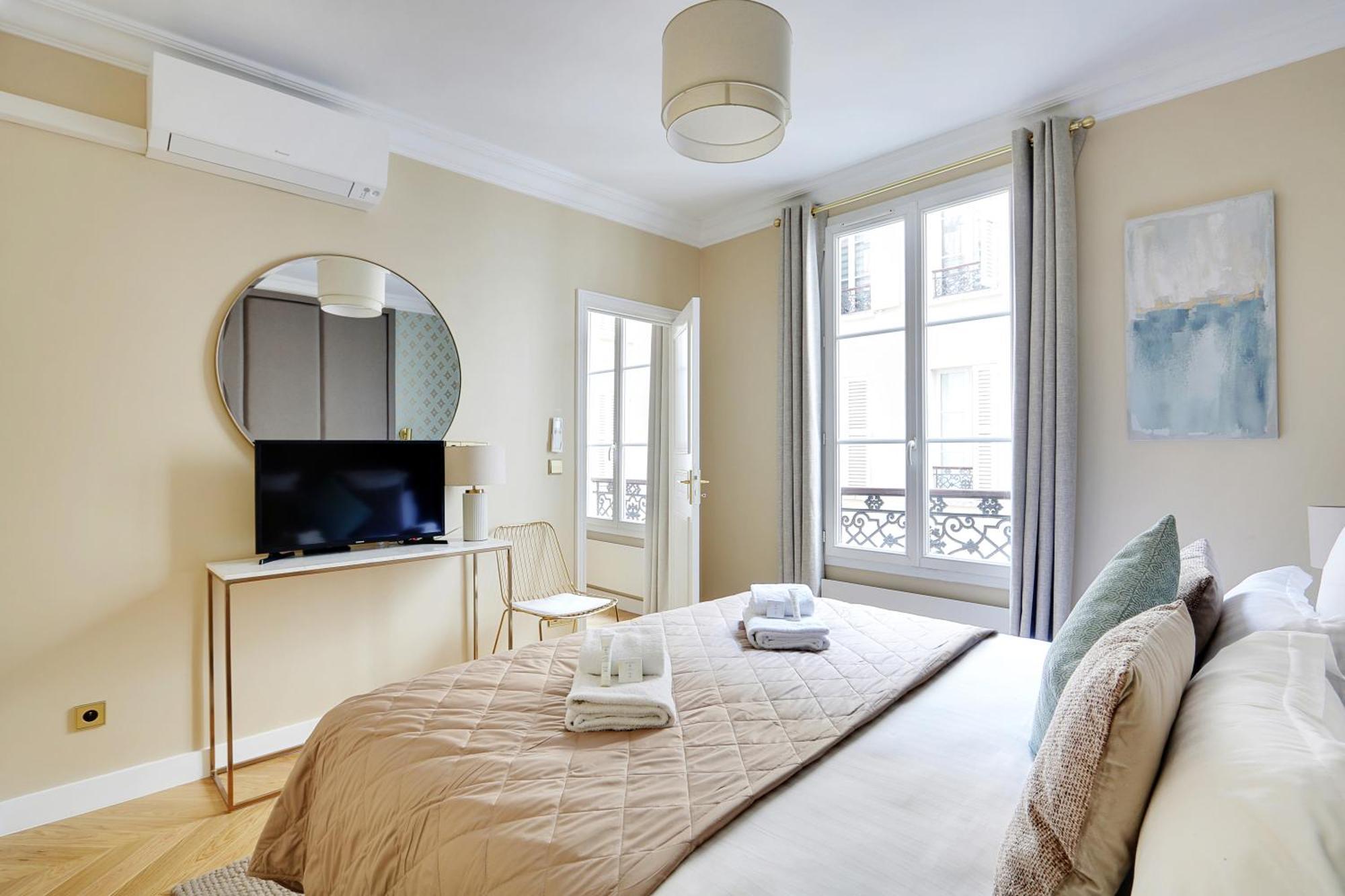 Pick A Flat'S Apartments In Opera Saint Lazarre - Rue De L'Isly Париж Екстериор снимка