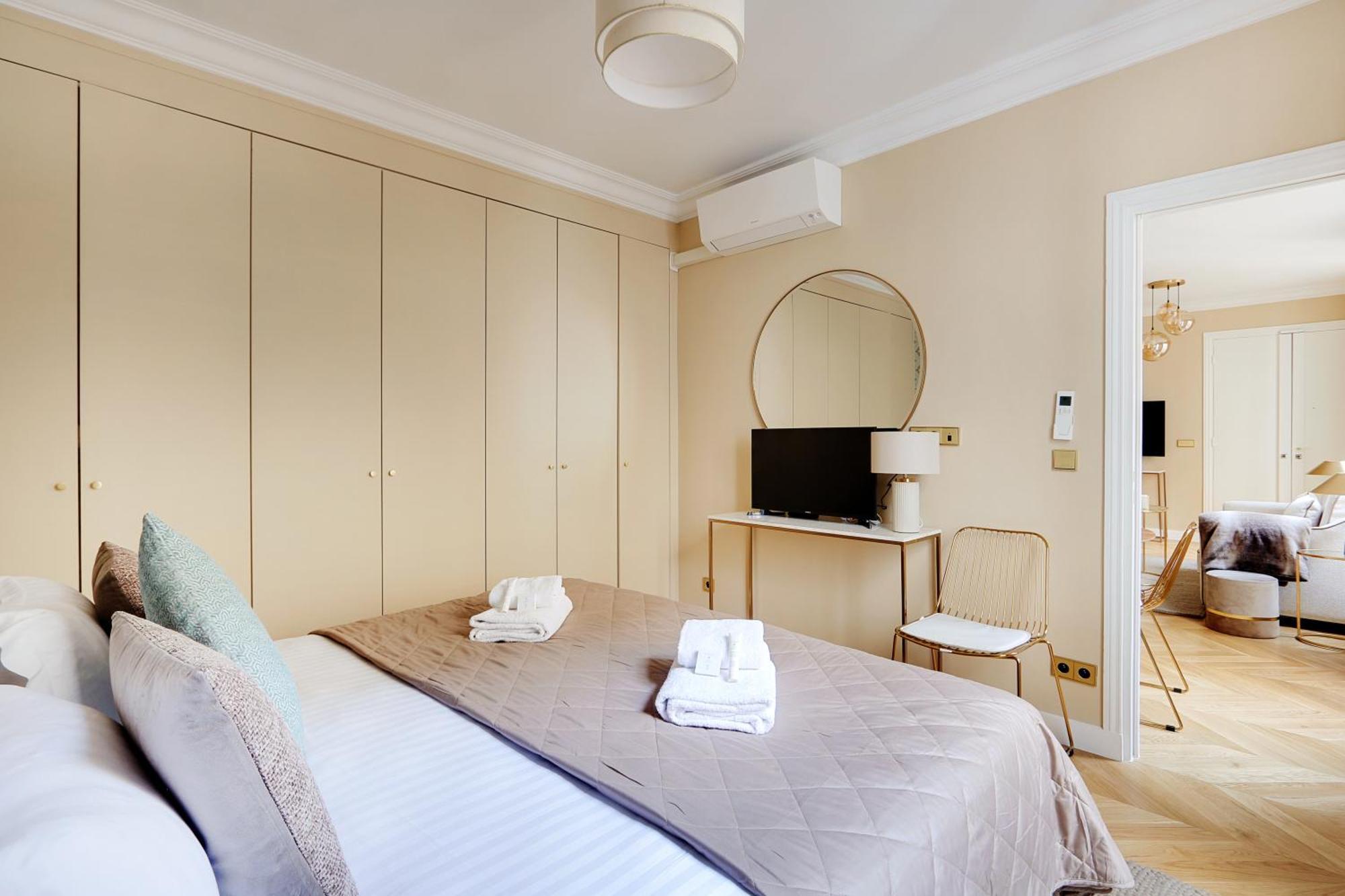 Pick A Flat'S Apartments In Opera Saint Lazarre - Rue De L'Isly Париж Екстериор снимка